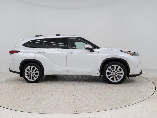 used 2022 Toyota Highlander car, priced at $36,998