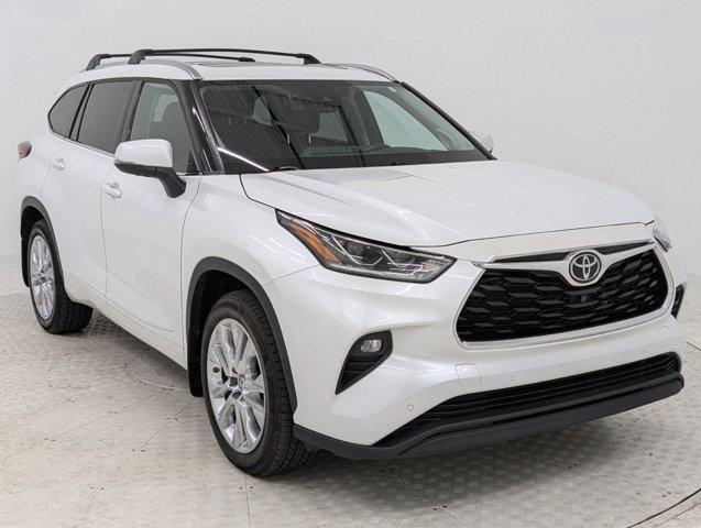 used 2022 Toyota Highlander car, priced at $36,998