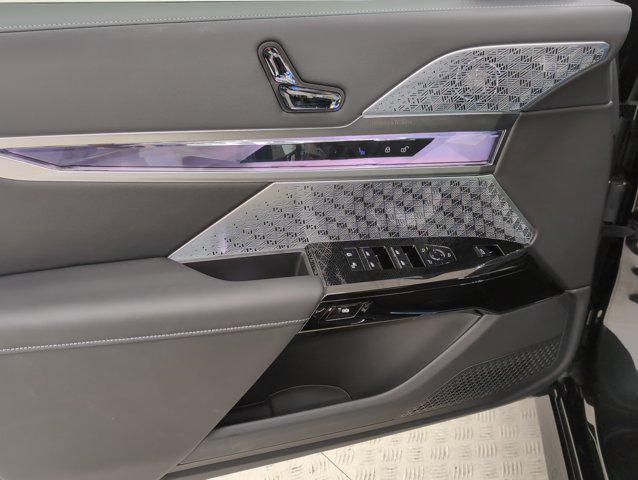 new 2025 BMW 760 car, priced at $141,485