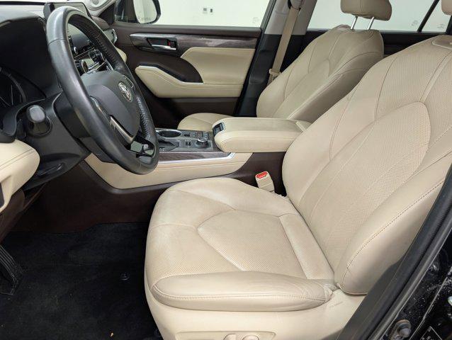 used 2021 Toyota Highlander car, priced at $32,998