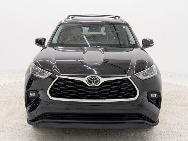 used 2021 Toyota Highlander car, priced at $32,998