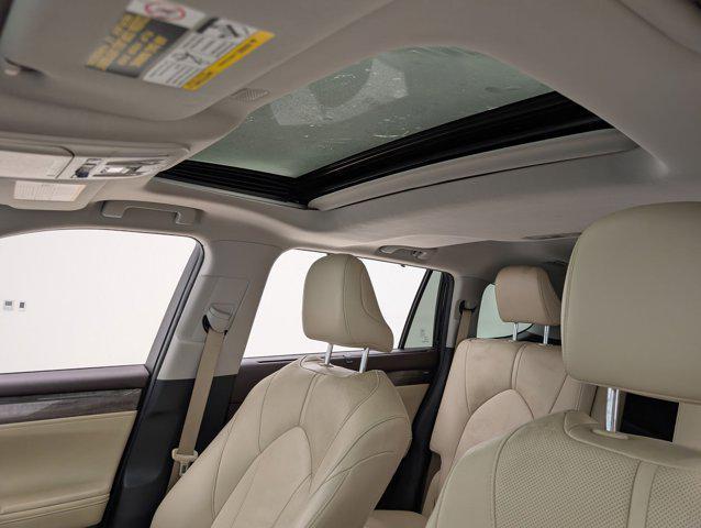 used 2021 Toyota Highlander car, priced at $32,998