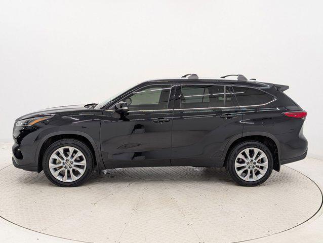 used 2021 Toyota Highlander car, priced at $32,998