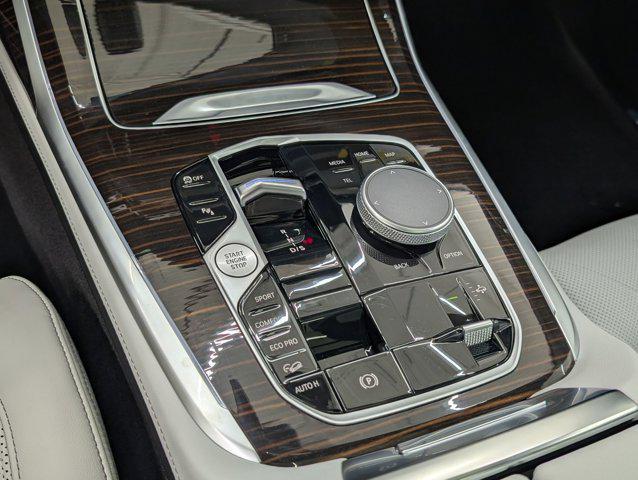 new 2026 BMW X7 car, priced at $100,785
