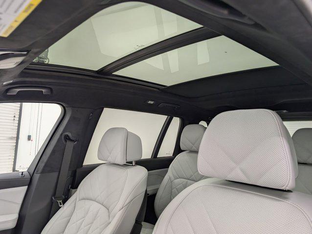 new 2026 BMW X7 car, priced at $100,785
