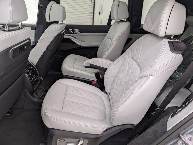 new 2026 BMW X7 car, priced at $100,785