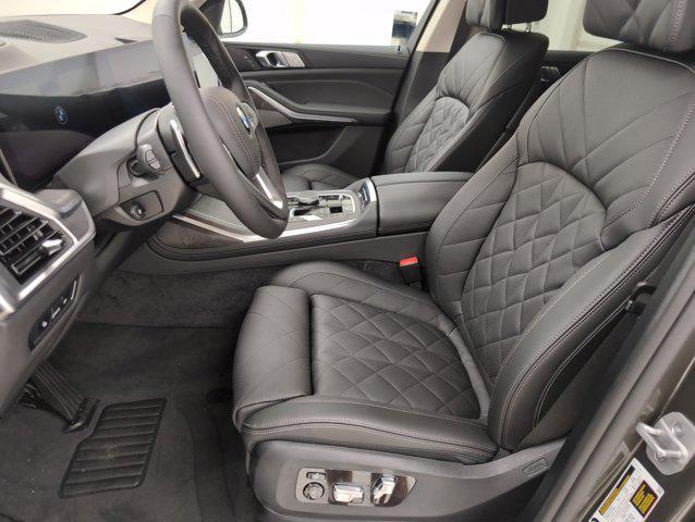 new 2026 BMW X7 car, priced at $95,235