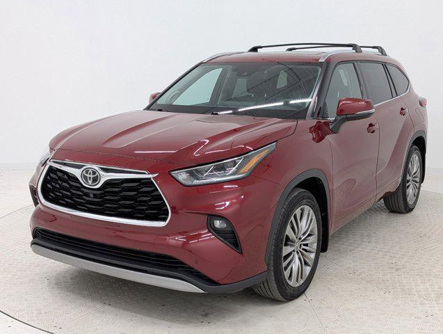 used 2021 Toyota Highlander car, priced at $40,298