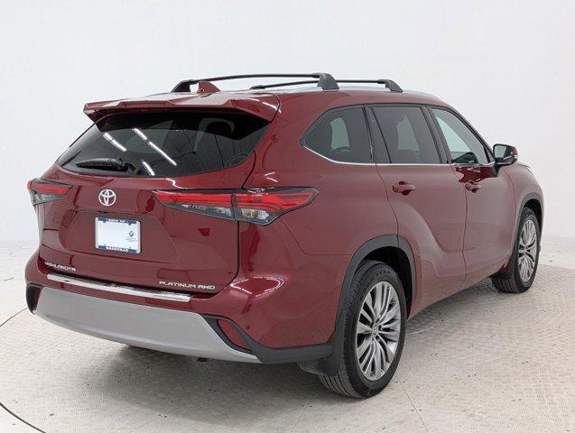 used 2021 Toyota Highlander car, priced at $40,298