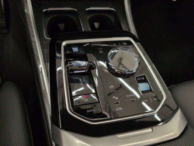 new 2025 BMW 760 car, priced at $133,235