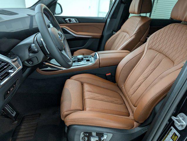 new 2025 BMW X7 car, priced at $118,045