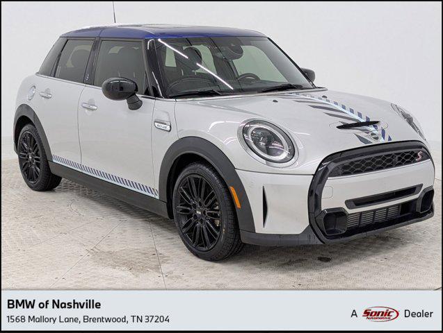 used 2022 MINI Hardtop car, priced at $22,999