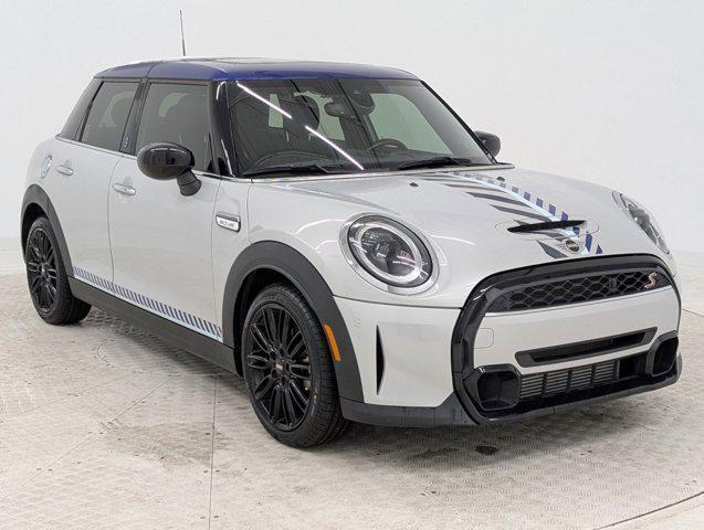 used 2022 MINI Hardtop car, priced at $22,999