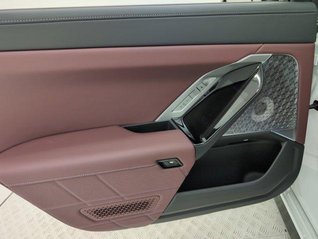new 2025 BMW 760 car, priced at $134,535