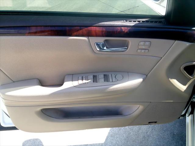 used 2008 Cadillac DTS car, priced at $7,695