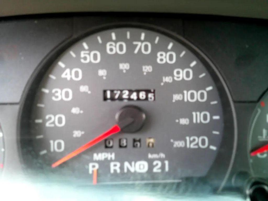 used 2005 Mercury Grand Marquis car, priced at $5,495