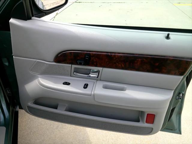 used 2005 Mercury Grand Marquis car, priced at $5,995