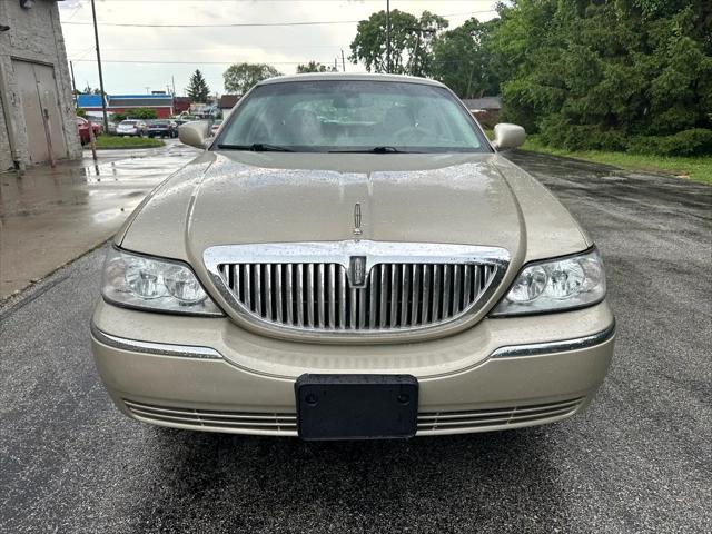 used 2006 Lincoln Town Car car, priced at $5,995
