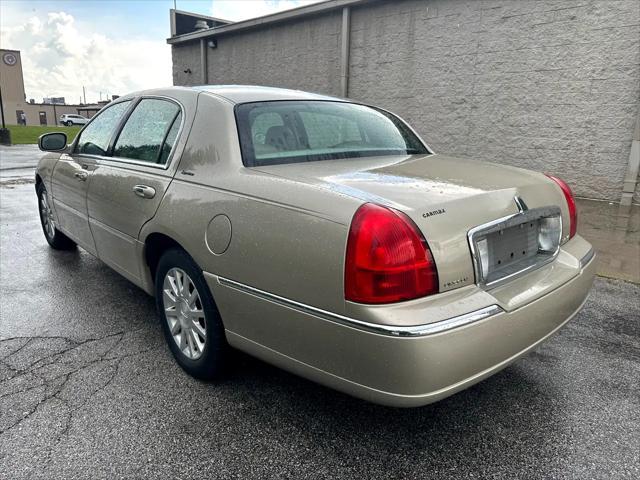 used 2006 Lincoln Town Car car, priced at $5,995