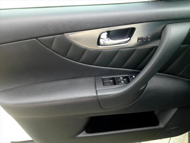 used 2010 INFINITI FX35 car, priced at $9,995