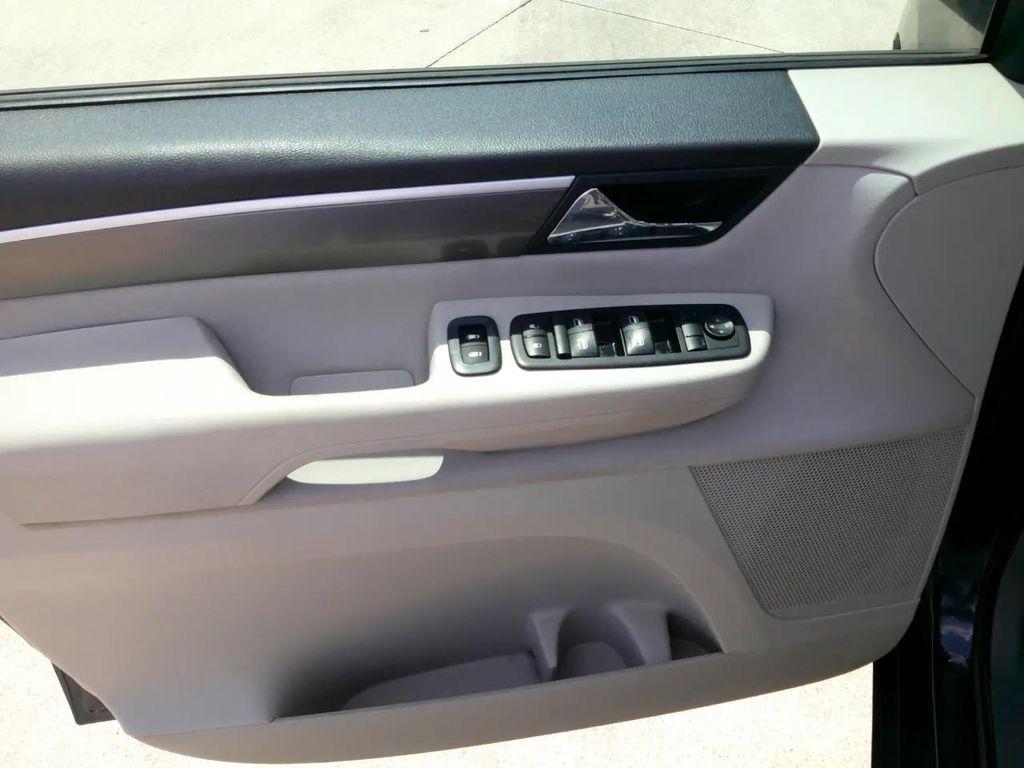 used 2009 Volkswagen Routan car, priced at $4,995