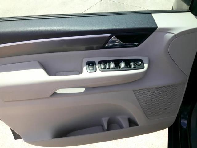 used 2009 Volkswagen Routan car, priced at $4,995