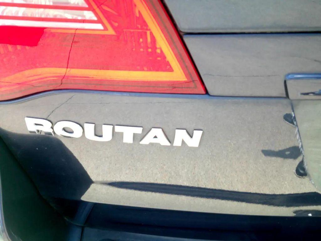 used 2009 Volkswagen Routan car, priced at $4,995