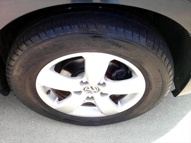 used 2009 Volkswagen Routan car, priced at $4,995