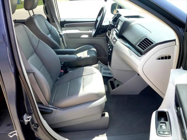 used 2009 Volkswagen Routan car, priced at $4,995