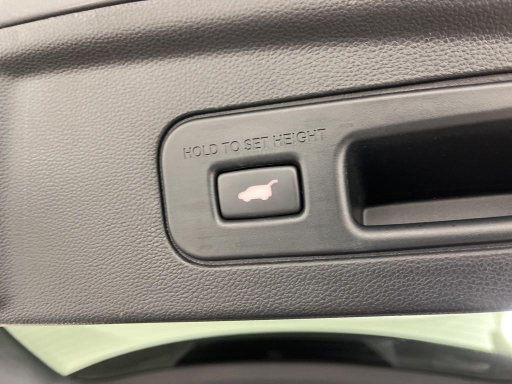used 2024 Acura MDX car, priced at $53,300