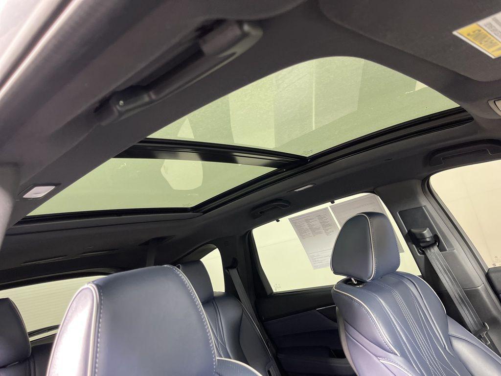 used 2024 Acura MDX car, priced at $53,300