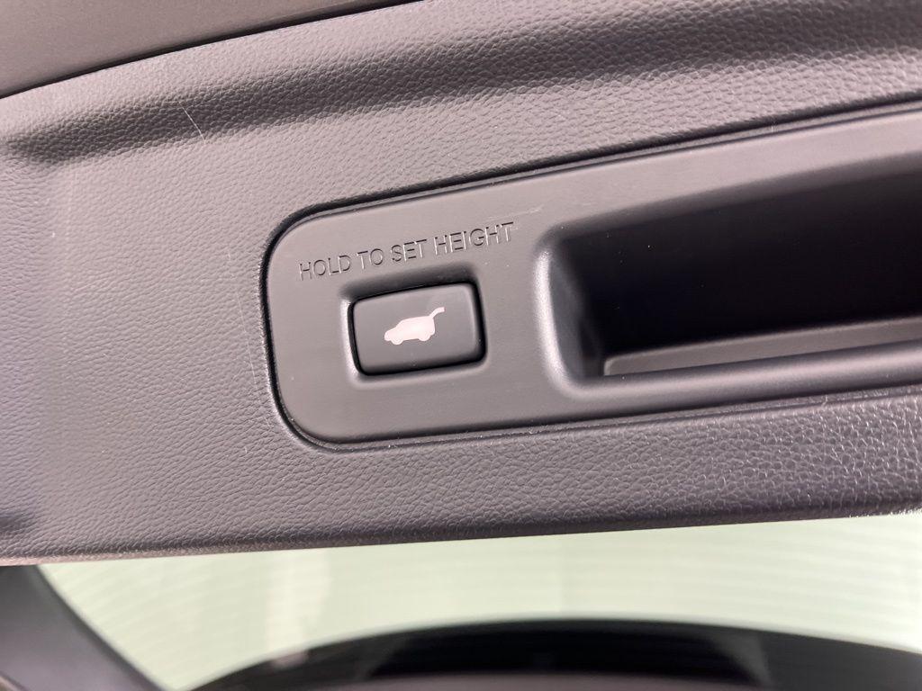 used 2025 Acura MDX car, priced at $47,943
