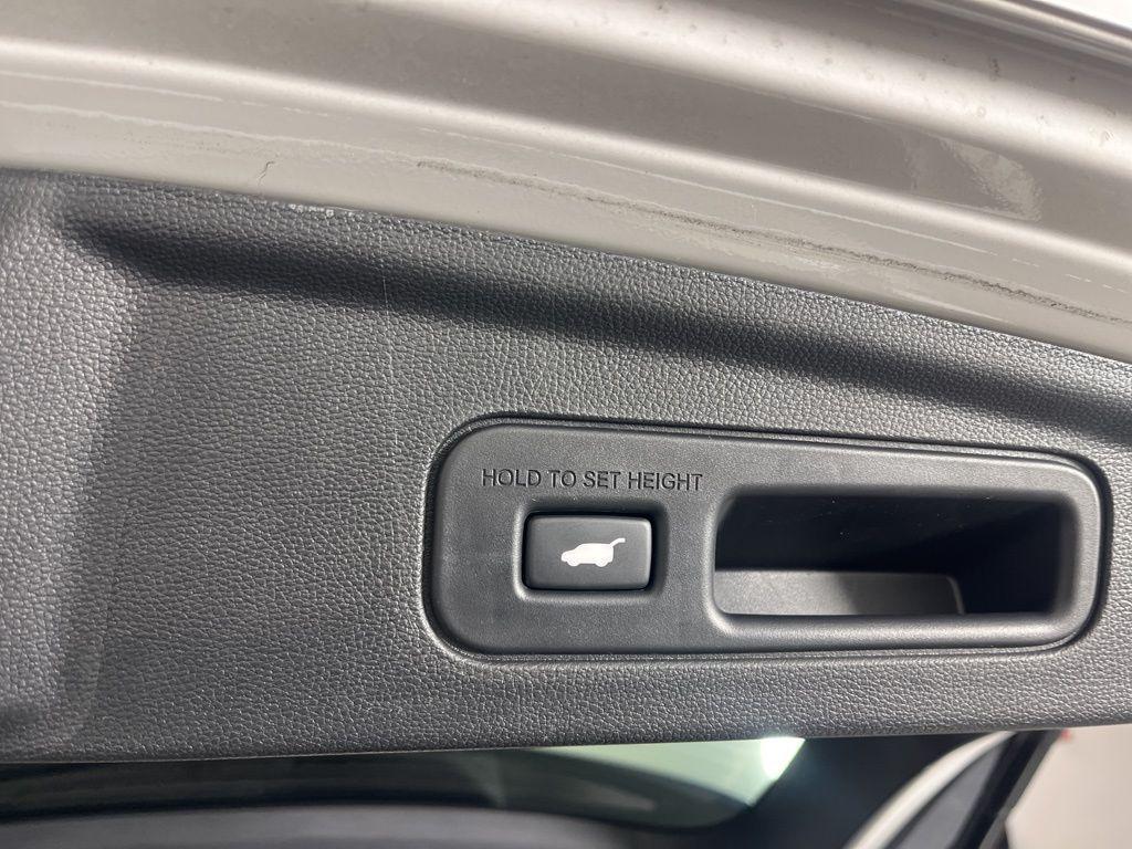 used 2025 Acura MDX car, priced at $54,090