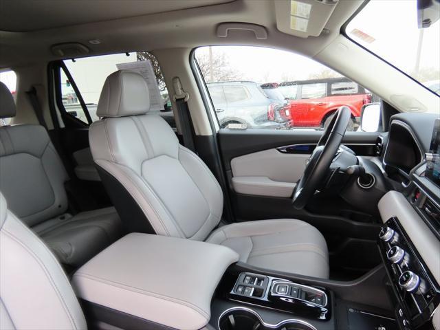 used 2025 Honda Pilot car, priced at $44,995