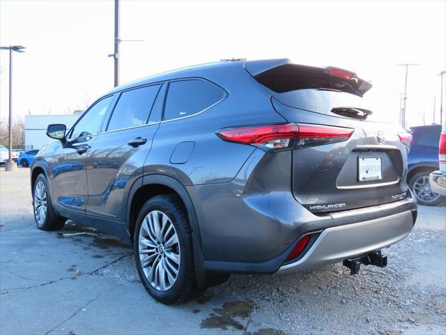 used 2021 Toyota Highlander car, priced at $35,800