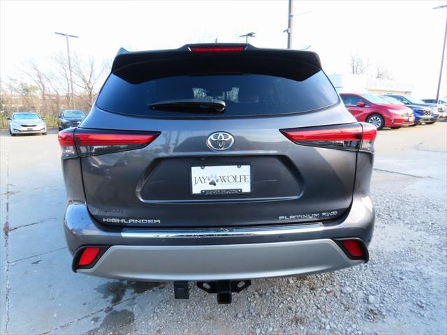 used 2021 Toyota Highlander car, priced at $35,800