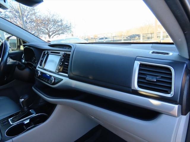 used 2019 Toyota Highlander car, priced at $28,850