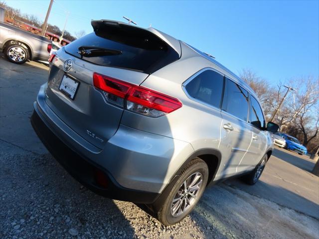 used 2019 Toyota Highlander car, priced at $28,850