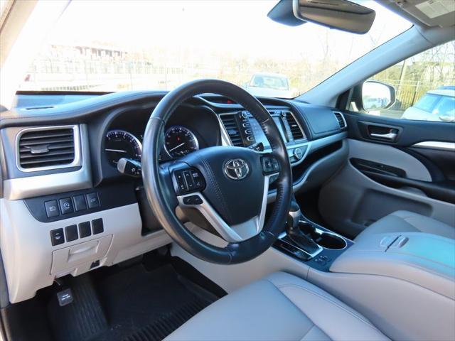 used 2019 Toyota Highlander car, priced at $28,850