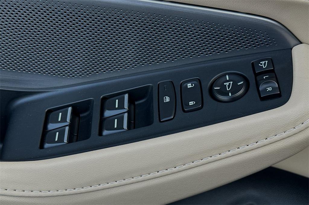 new 2025 Acura MDX car, priced at $60,750