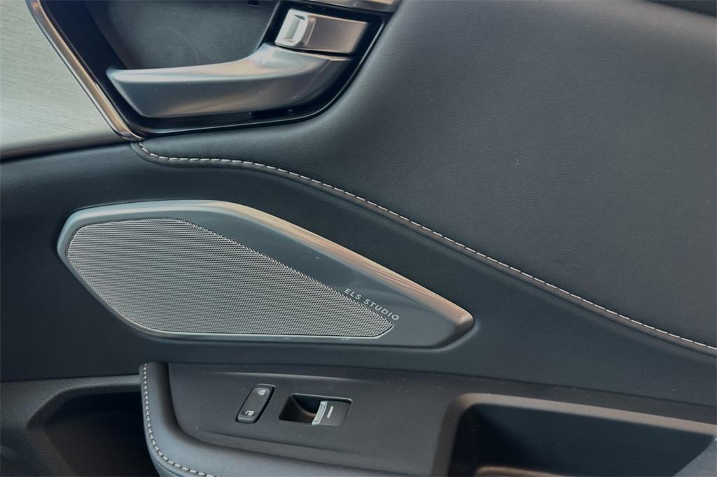 new 2025 Acura RDX car, priced at $46,951