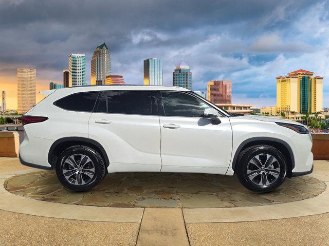 used 2021 Toyota Highlander car, priced at $28,660