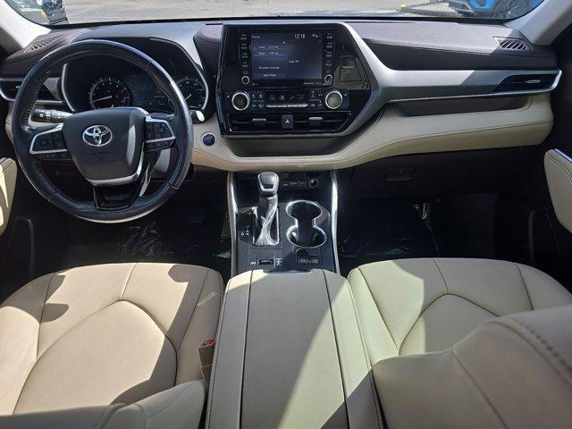 used 2021 Toyota Highlander car, priced at $28,660