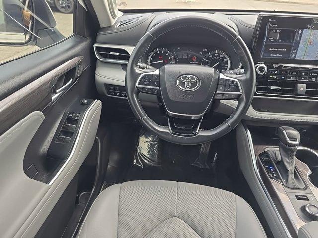 used 2021 Toyota Highlander car, priced at $37,621