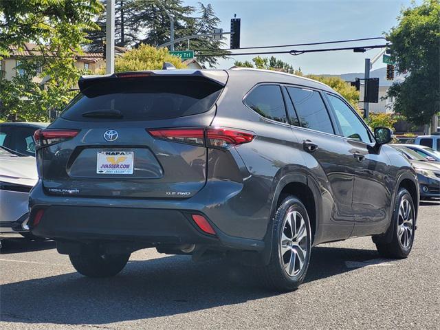used 2022 Toyota Highlander car, priced at $40,378