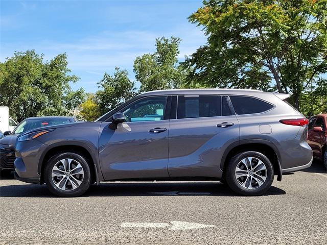used 2022 Toyota Highlander car, priced at $40,378