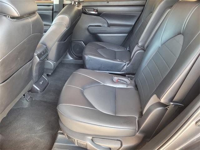 used 2022 Toyota Highlander car, priced at $40,378
