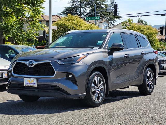 used 2022 Toyota Highlander car, priced at $40,378