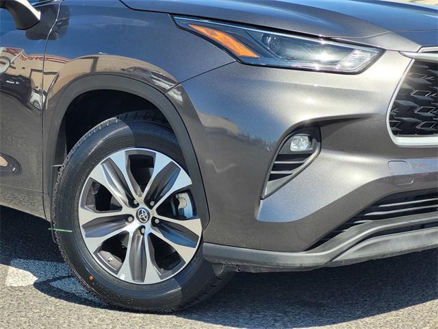 used 2022 Toyota Highlander car, priced at $40,378