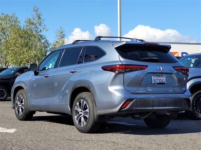 used 2020 Toyota Highlander Hybrid car, priced at $38,322